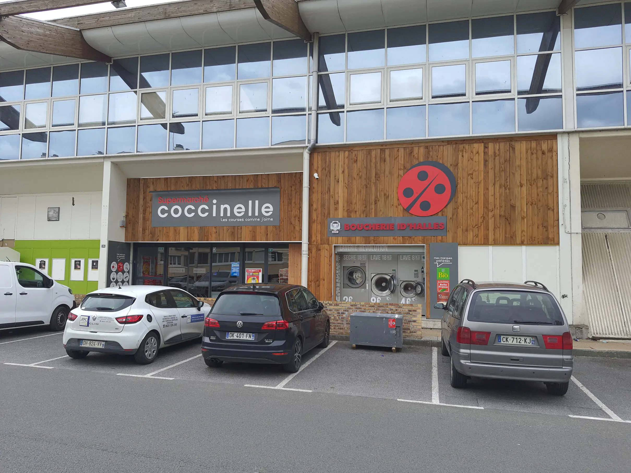 Compiegne-Coccinelle-Supermarche.jpg