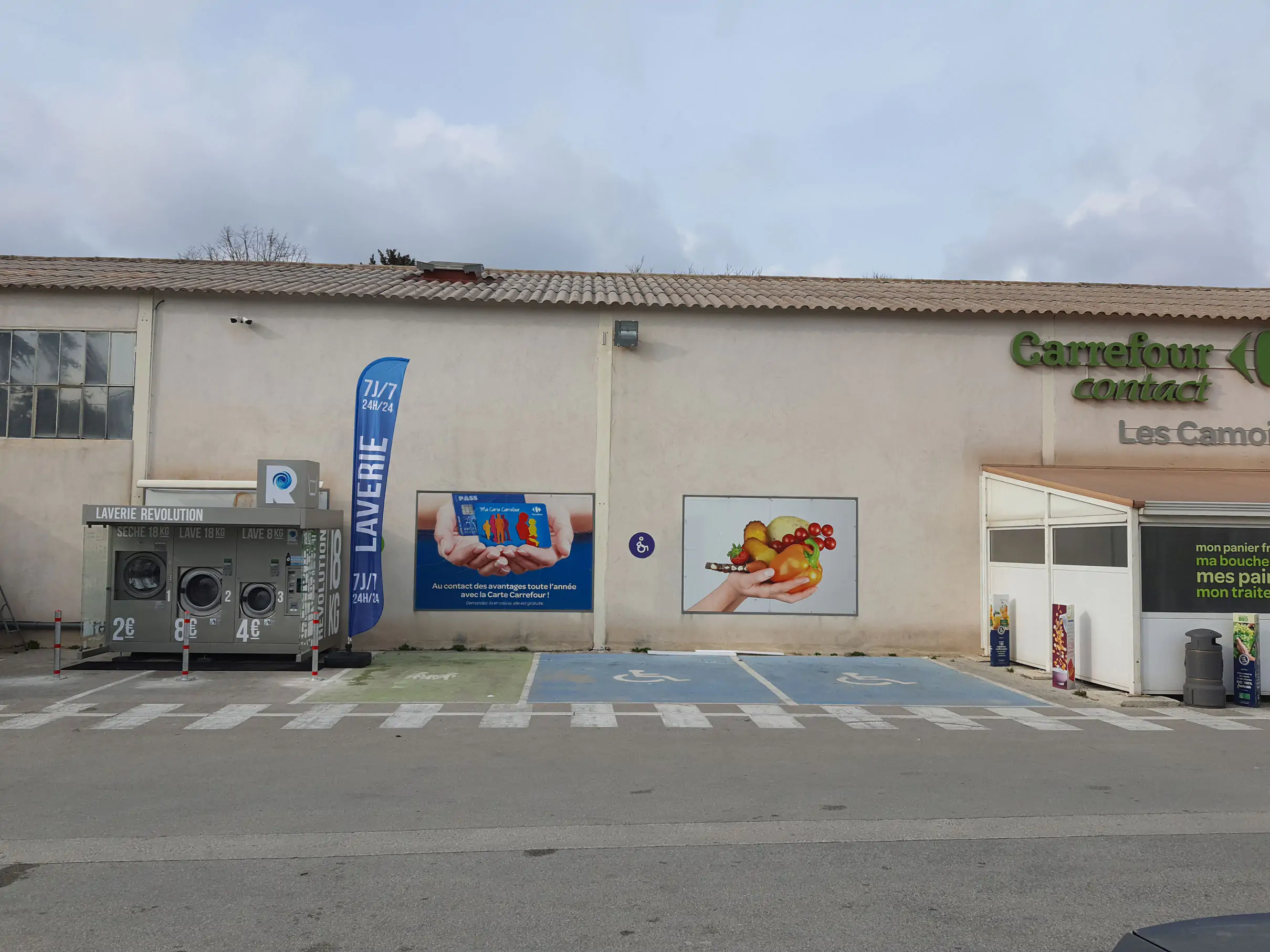 Marseille-Carrefour-Contact-Les-Camoins.jpg